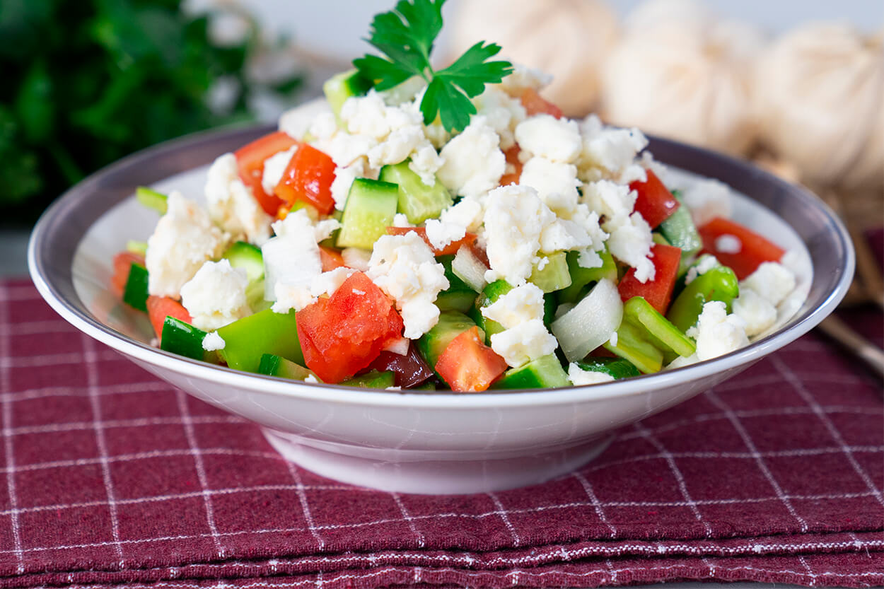 peynirli salata tarifi ile ilgili görsel